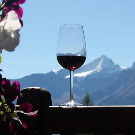 Notre Maison Hotel 3*